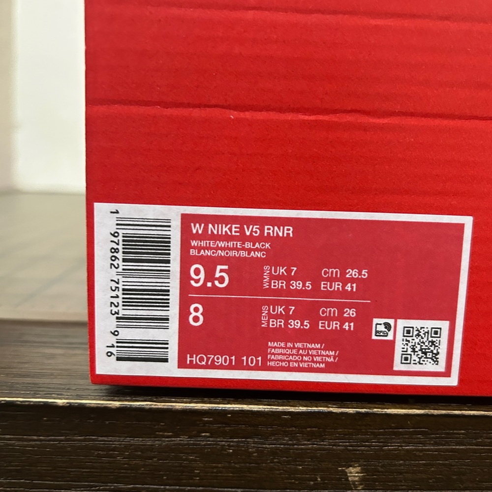 Nike V5 RNR ‘White Black Metallic Silver’ Womens - Picture 6 of 6